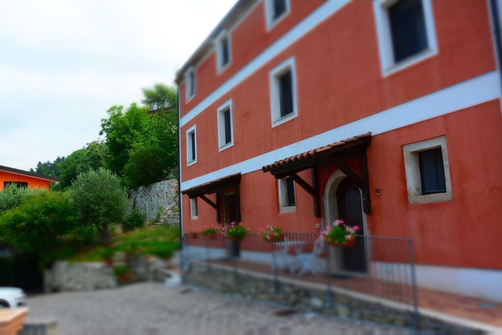 B&B La Casa Rossa Paola Εξωτερικό φωτογραφία