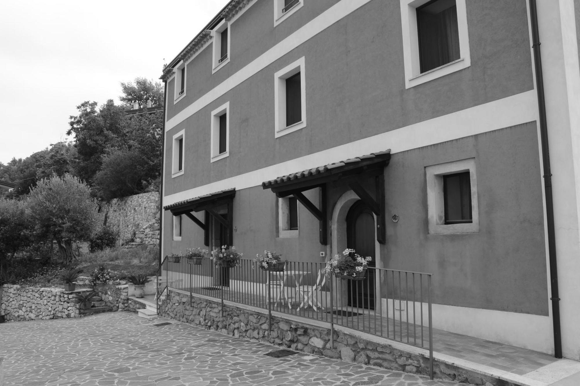 B&B La Casa Rossa Paola Εξωτερικό φωτογραφία