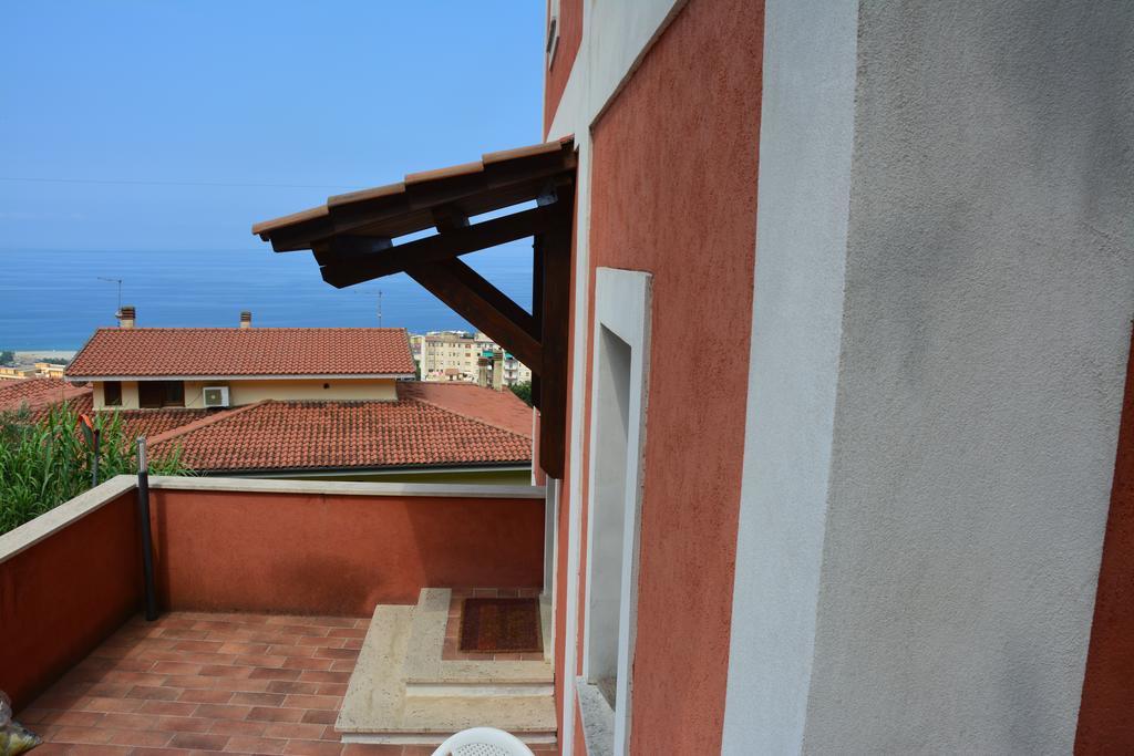 B&B La Casa Rossa Paola Εξωτερικό φωτογραφία