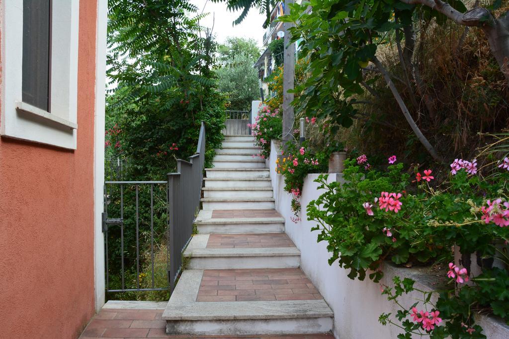B&B La Casa Rossa Paola Εξωτερικό φωτογραφία