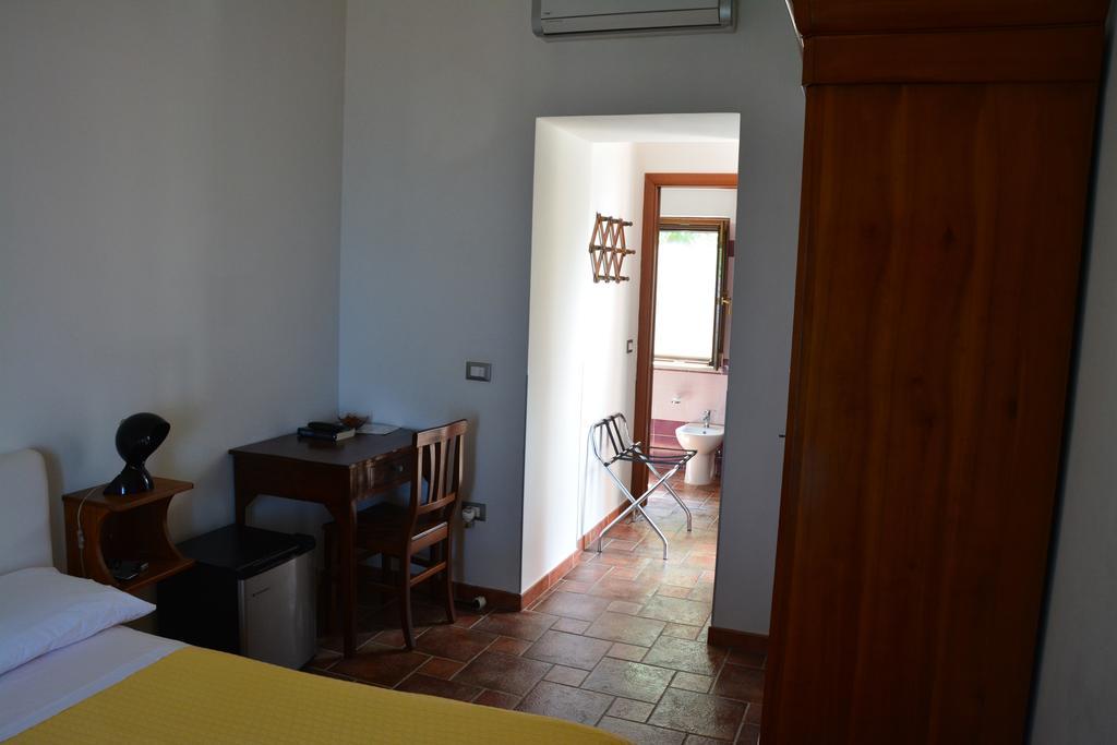 B&B La Casa Rossa Paola Δωμάτιο φωτογραφία