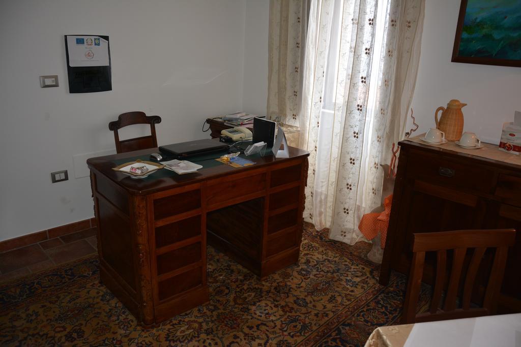 B&B La Casa Rossa Paola Εξωτερικό φωτογραφία