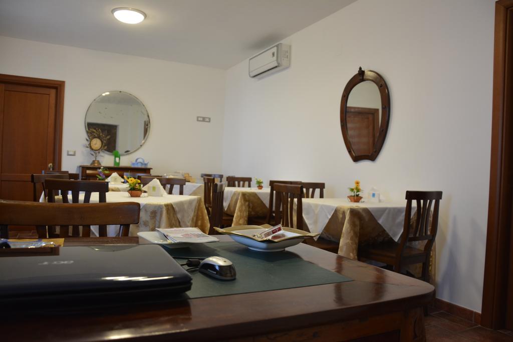 B&B La Casa Rossa Paola Εξωτερικό φωτογραφία